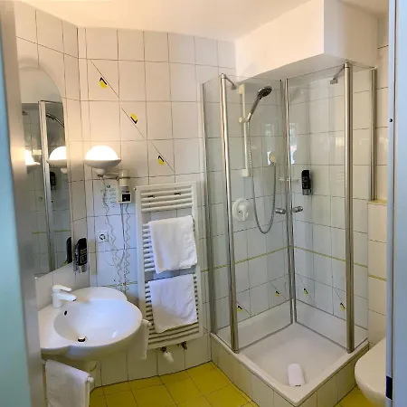 Hotel Zur Flueh 3*